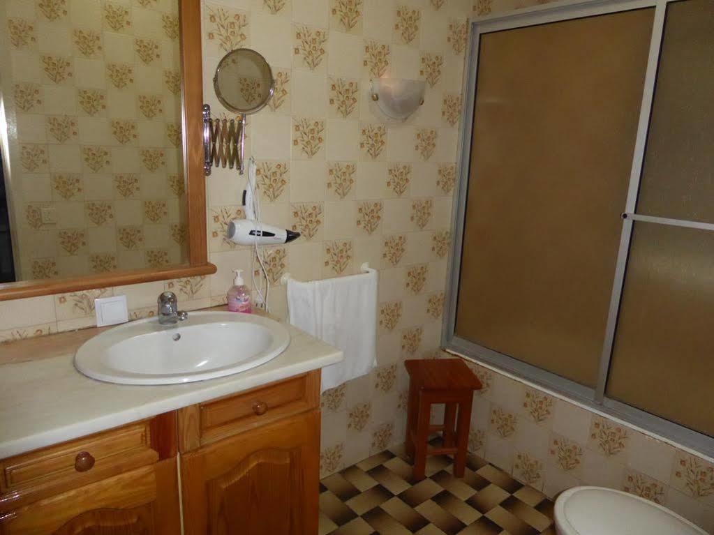 Angra do Heroísmo Casa De Hospedes Isaias מראה חיצוני תמונה